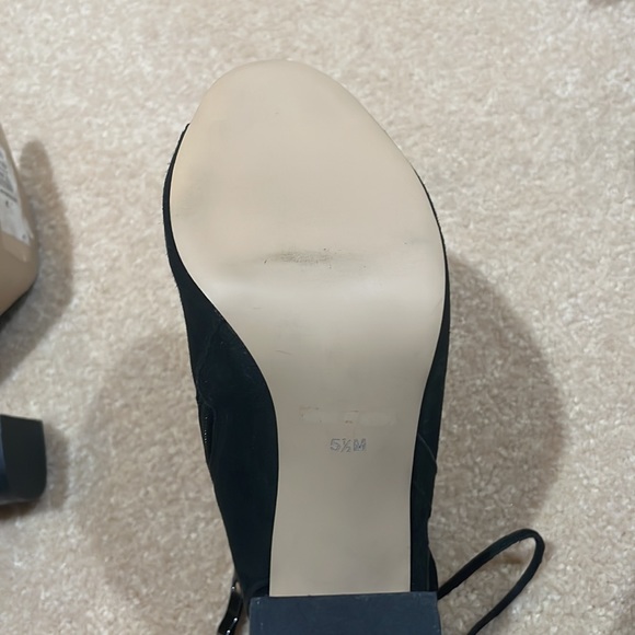 🎉Host Pick🎉 NWOT Suede Nieman Marcus Sandals - Picture 4 of 4